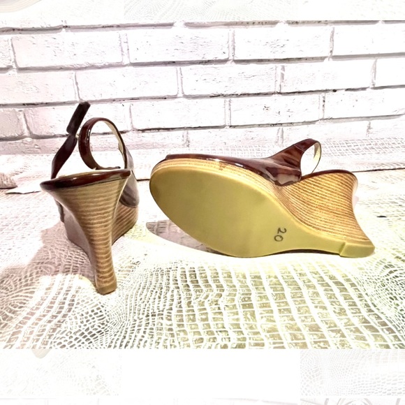 Steve Madden Abbaa Tortoise Shell Peep Toe Wedges - Picture 13 of 14